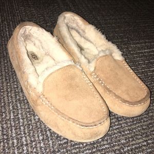 UGG Moccasins/Slippers